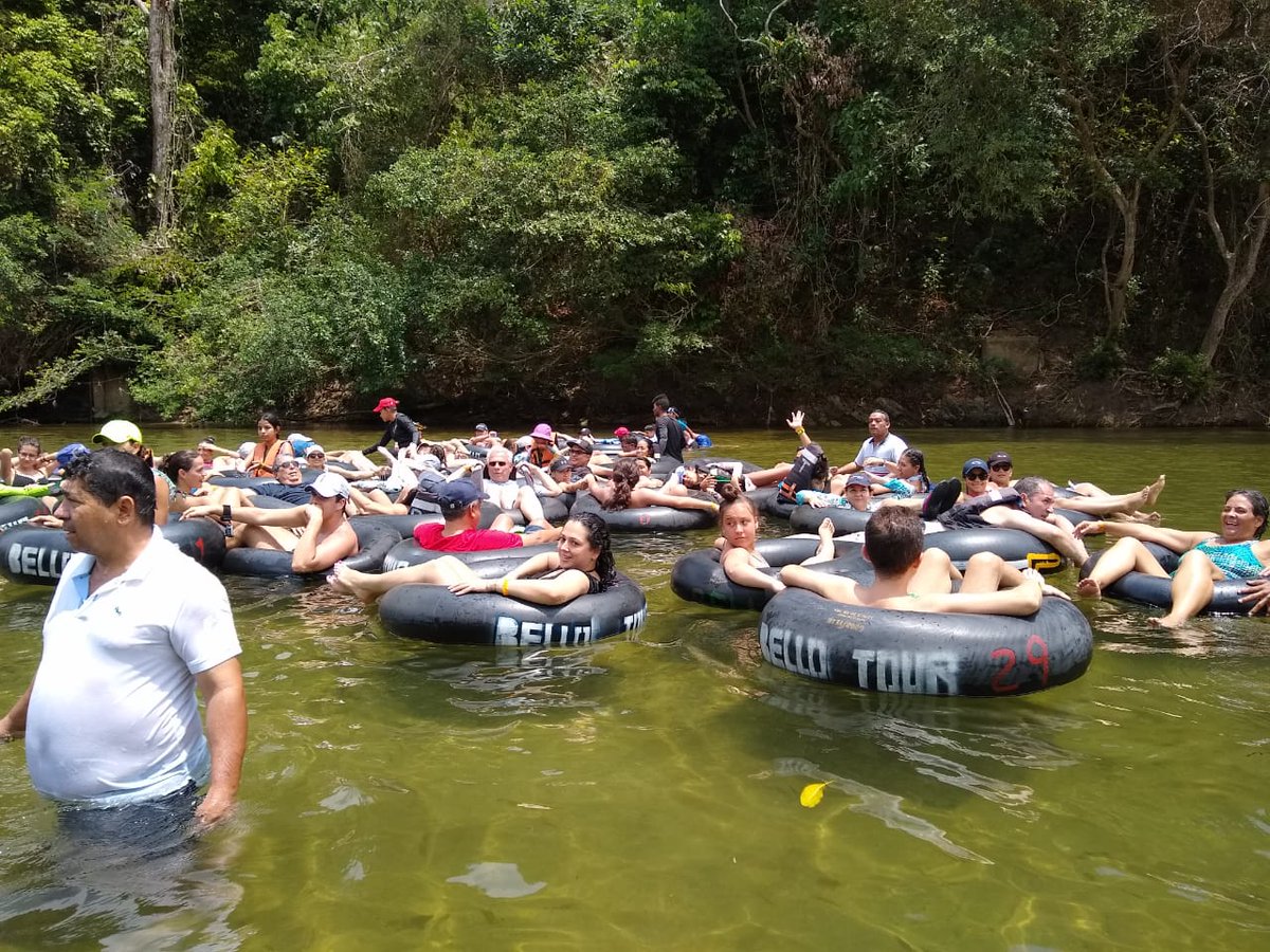 gocolombiasm's tweet photo. En #Taironaka #RioDonDiego Grupo de Médicos Alergólogos disfrutando de esta Maravilla Natural 💕😎 #GoColombia #YoVoy #ColombiaTravel #Turismo https://t.co/pvLOHnSoOI