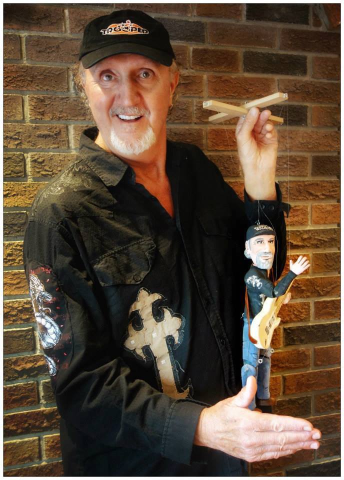  Happy birthday to Brian Smith! Hope he set some time aside today to play with himself. 