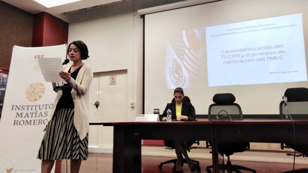 imatiasromero's tweet photo. Hoy en el #CursoEUA,  @monlugo, negociadora comercial de #MéxicoGlobal, imparte sesión sobre la modernización del #TLCAN y el proceso de ratificación del #TMEC https://t.co/di14j6sGC1
