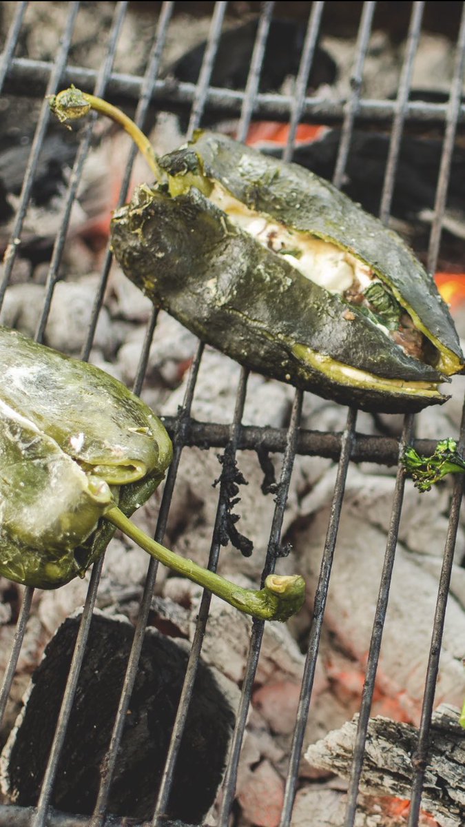 EightRowFlint's tweet image. Tuesday, 3/26 Dinner: Chef de Cuisine Marcelo Garcia’s cooking poblanos over a live fire &amp;amp; stuffing them with beef &amp;amp; goat cheese, then topping them with an avocado-tomatillo salsa &amp;amp; serving ‘em with rice &amp;amp; a pickled onion &amp;amp; radish salad. Start at 5 pm, ‘til sold out! #Houston
