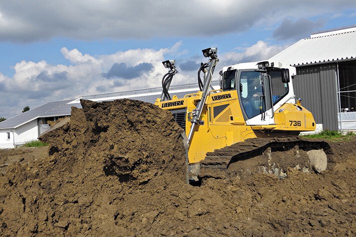 gareth_blythin's tweet photo. Make the most of the dry spell, #LiebherrRental have new/low hour #PR736 #PR726 &amp; #PR716 dozers available for self-drive hire. All LGP, GPS ready. Incredible pushing power with low fuel burn. Email/call for details gareth.blythin@liebherr.com  07701316004 https://t.co/5T6FuxCTxf