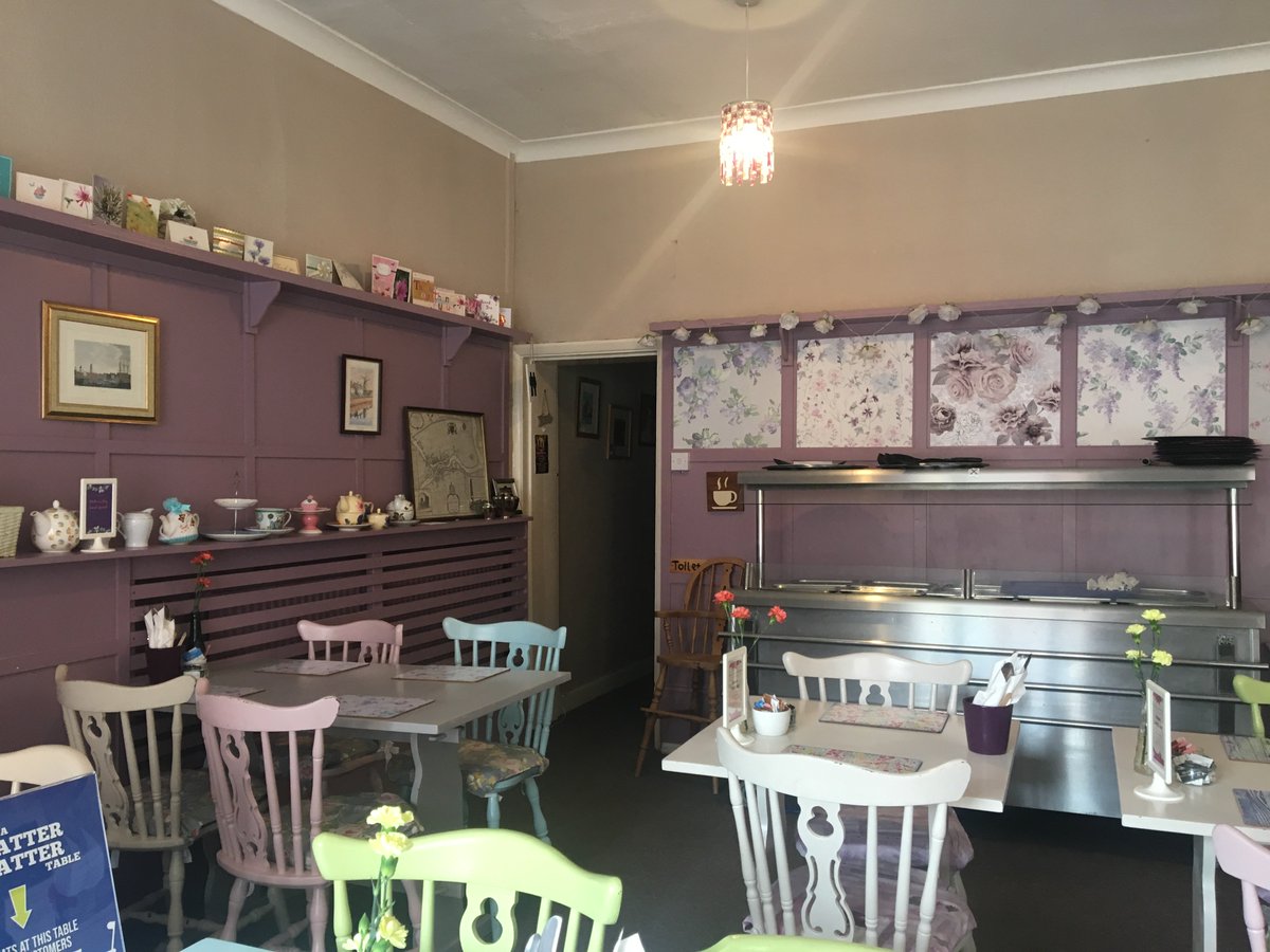 LSJ_News's tweet photo. The Ridge Rooms, how they tackle loneliness through the Chatty Cafe Scheme. Suhara Jayasena spoke to the owner of the cafe Leanne Hill #LSJBoston https://t.co/bpJ3FCrF3e