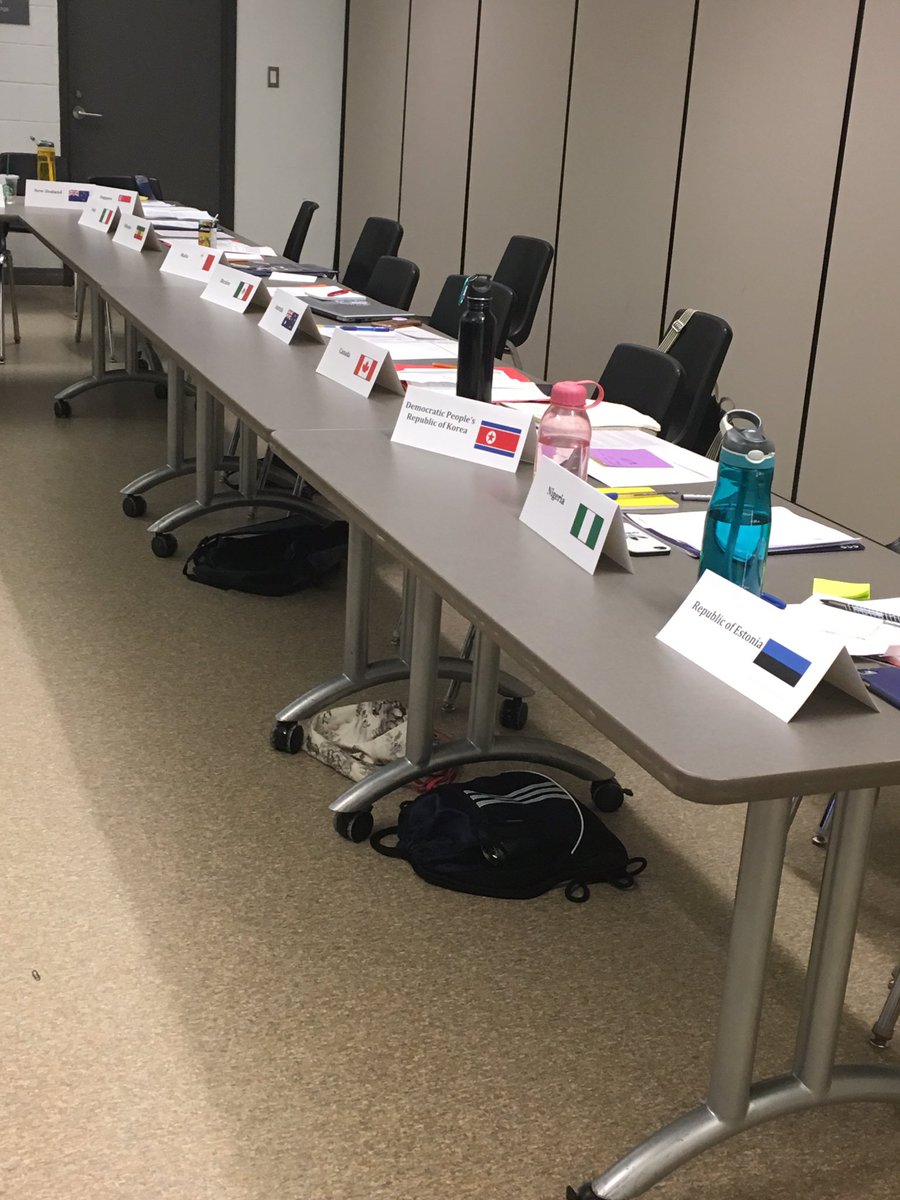 R_Duffy1's tweet photo. Time to work collaboratively to improve humanitarian aid across the globe. Empty chairs as we move to try and develop consensus! #AMUN2018 https://t.co/ujxGM0pII2