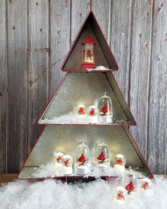 mwcbk's tweet photo. .....and a cardinal in a pine tree (lots of cardinals!)⁣⠀
.⁣⠀
.⁣⠀
.⁣⠀
.⁣⠀
#cardinals #cardinalobsessed #love #red #birds #fun #welovecardinals #mwcbk #ganzgifts https://t.co/7OIIL43wOD https://t.co/LVz3jEbdhZ