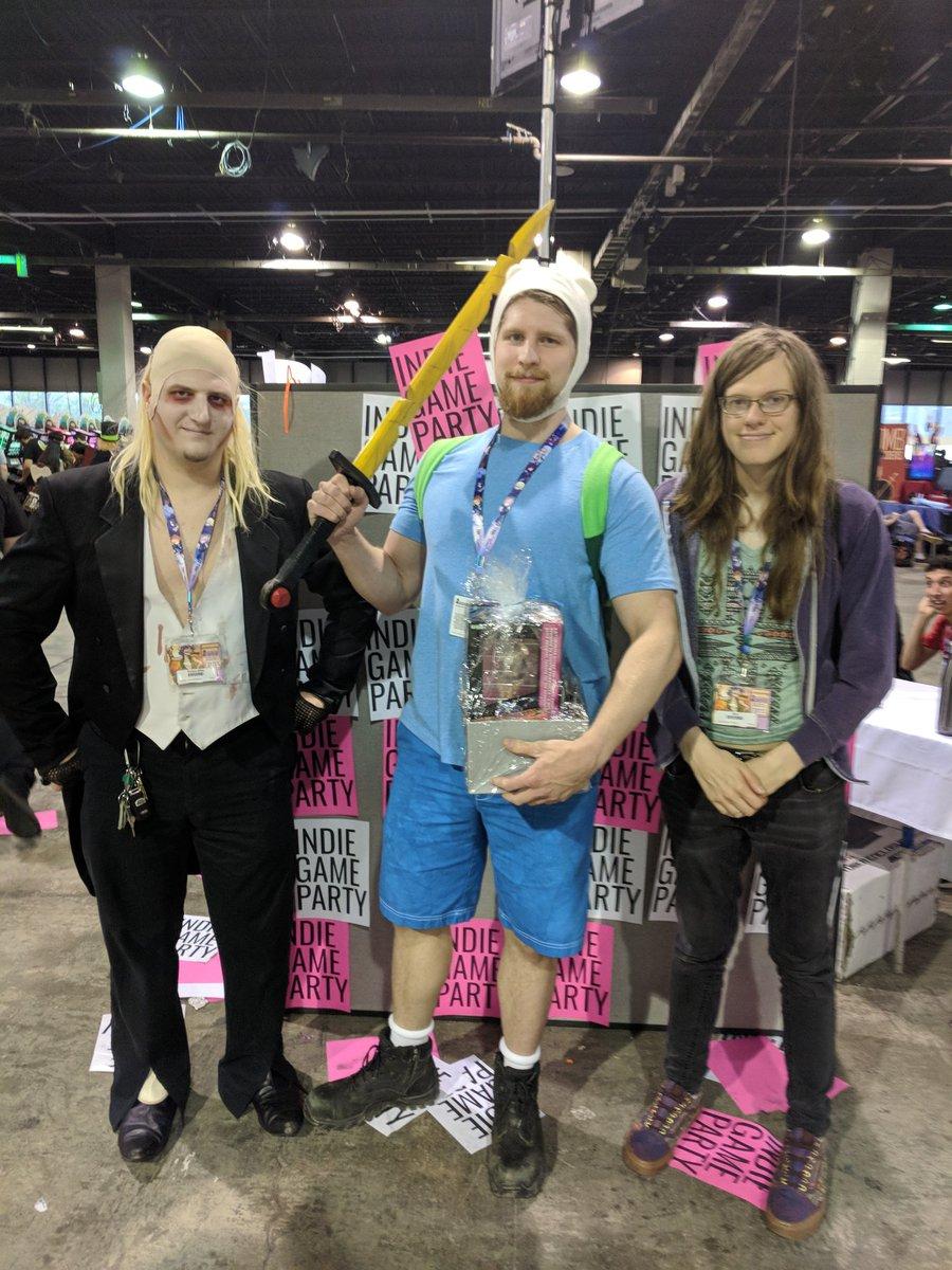 LUNARSIGNALS's tweet photo. Hey GDC friends please apply to and/or retweet @INDIEGAMEPARTY at @animecentral! It was lit AF last year and anime is like cool and stuff. 

https://t.co/3CHGV20y3d https://t.co/1hPUkc8r5L