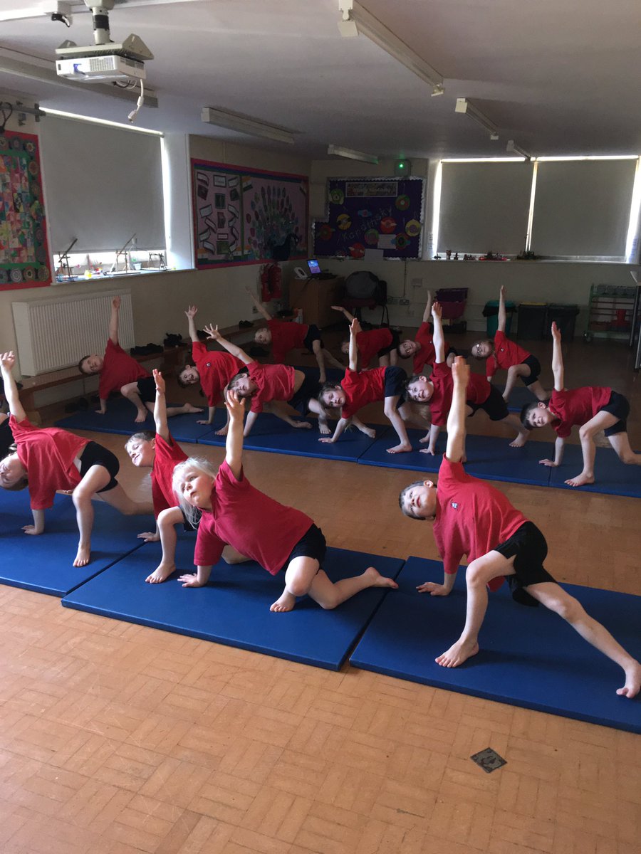 grettonpe's tweet photo. 🙏🏻 Namaste!! Kingfishers are off on a yoga safari this afternoon!!! https://t.co/4I2geSmRxR