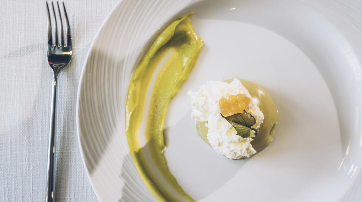 When even a simple meal is turned into a work of art, you know you're in for a real treat! Would you love to try this #dish?
➡ bit.ly/2LGdwq8