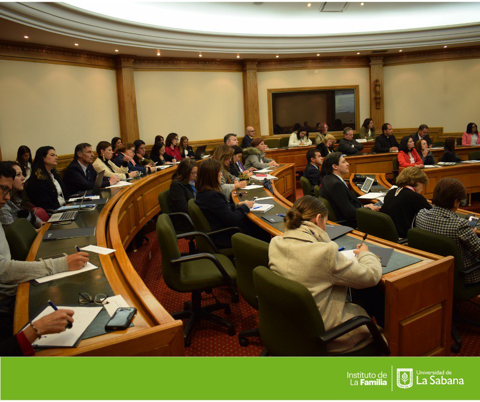 #FamiliaSostenibleUnisabana |"La politica social en Colombia ha permitido en términos generales, una reduccion de las tasas de pobreza": <a href="/JuanPangulo/">Juan Pablo Angulo</a>, Director de Familias y Comunidades del <a href="/ICBFColombia/">Bienestar Familiar | ICBF</a>