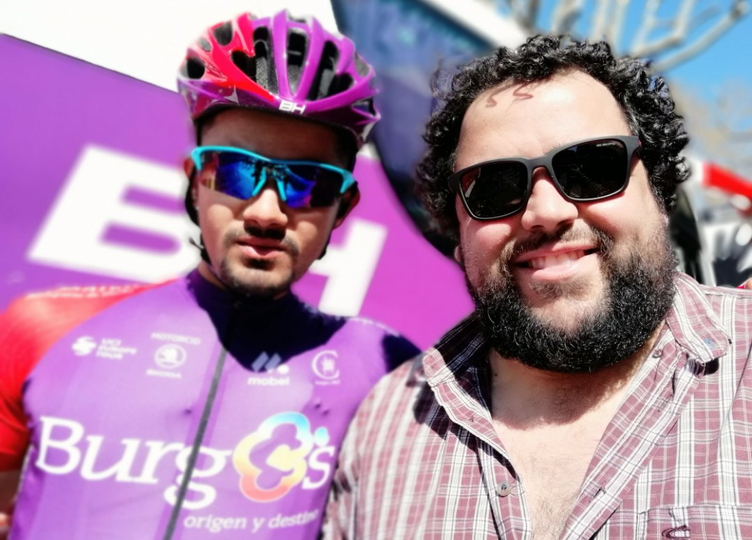 LEtapaReina's tweet photo. 2a #VoltaJove cumplint!
4 dades:
1. El @cugatmataro ha canviat de mòbil i aquest fa fotos més xules.
2. El canvi climàtic fa estralls.
3. Els ciclistes segueixen fent cara de no entendre res.
4. El Cugat cada any que passa és més Mític!
#MíticMitri #VoltaCatalunya #GoMitri https://t.co/ZHtugTCXaM