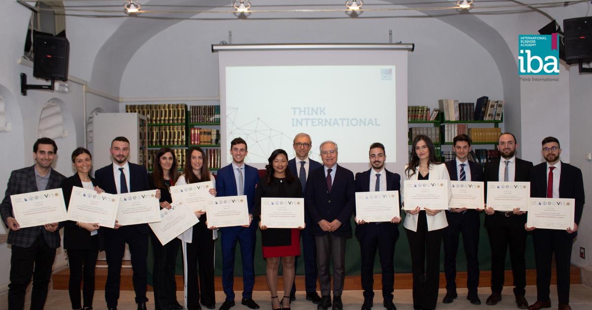 IBAITALY's tweet image. Ieri presentazione di IBA 2019 e consegna dei diplomi per Alumni IBA 2018. Foto di @Sn0WzX 
Manca poco alla chiusura delle candidature: bando e dettagli su ibacademy.it e unisannio.it

#ThinkInternational #IBAcademy