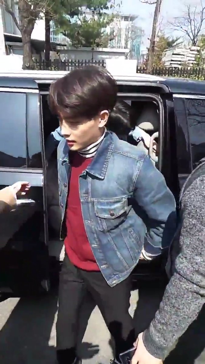 180323 taeil at Music Bank to promote "Touch" ;3;♡ for me this outfits really makes him asdfghjkl istghe used the outfits too for KBS World Idol K-RUSH3, as a special guest! ♡  