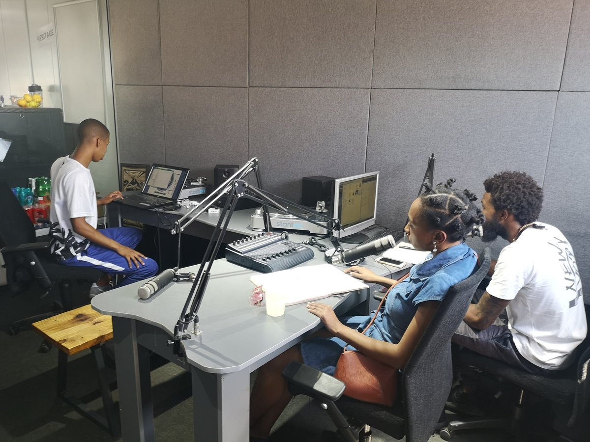 flatlineradio_'s tweet image. We're LIVE on the #FlatlineTopTen chart show with @ChefLi__
&amp;amp; @DilamanWatts 
Now playing #DifferentPeople by @Nacosta

#flatlineradio #soweto #onlineradio #independent #african #music #supportlocal #southafrica #OpenUpTheIndustry #NewMusic #doyou #blackexcellence