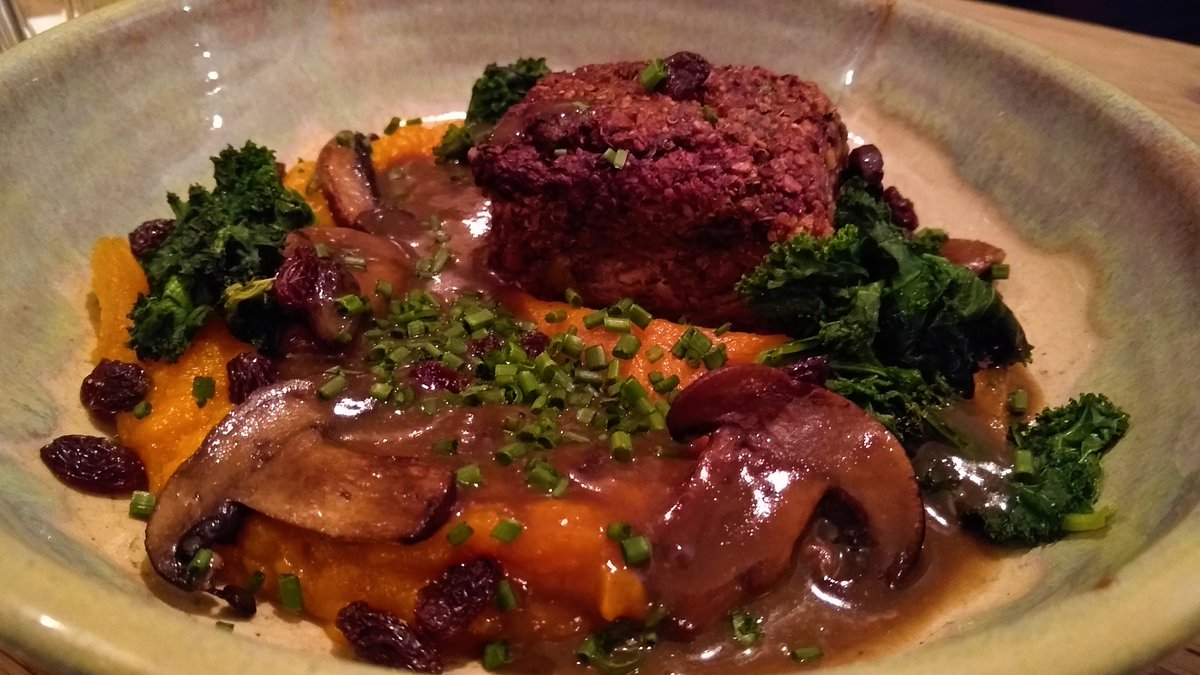 VeganOlive1's tweet photo. #Fellpack #Keswick is a must for any #Vegans visiting the area, its a fabulous place, read why here https://t.co/dXtXpeZFT0 #Veganfriendly #Veganfoodshare #GoVegan #Easy2bvegan πππ±ππ https://t.co/OhsMhq5mrr