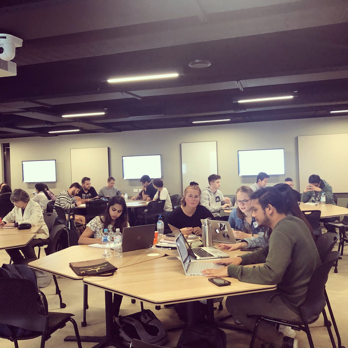 Team <a href="/EnabledHQ/">Enabled</a> was back at <a href="/UniOfAdelaide/">Uni of Adelaide</a> tonight helping students hone their app mapping skills for Tech eChallenge. Some great ideas formulating!

#techechallenge #echallenge #productinnovation #appmapping #userflows
