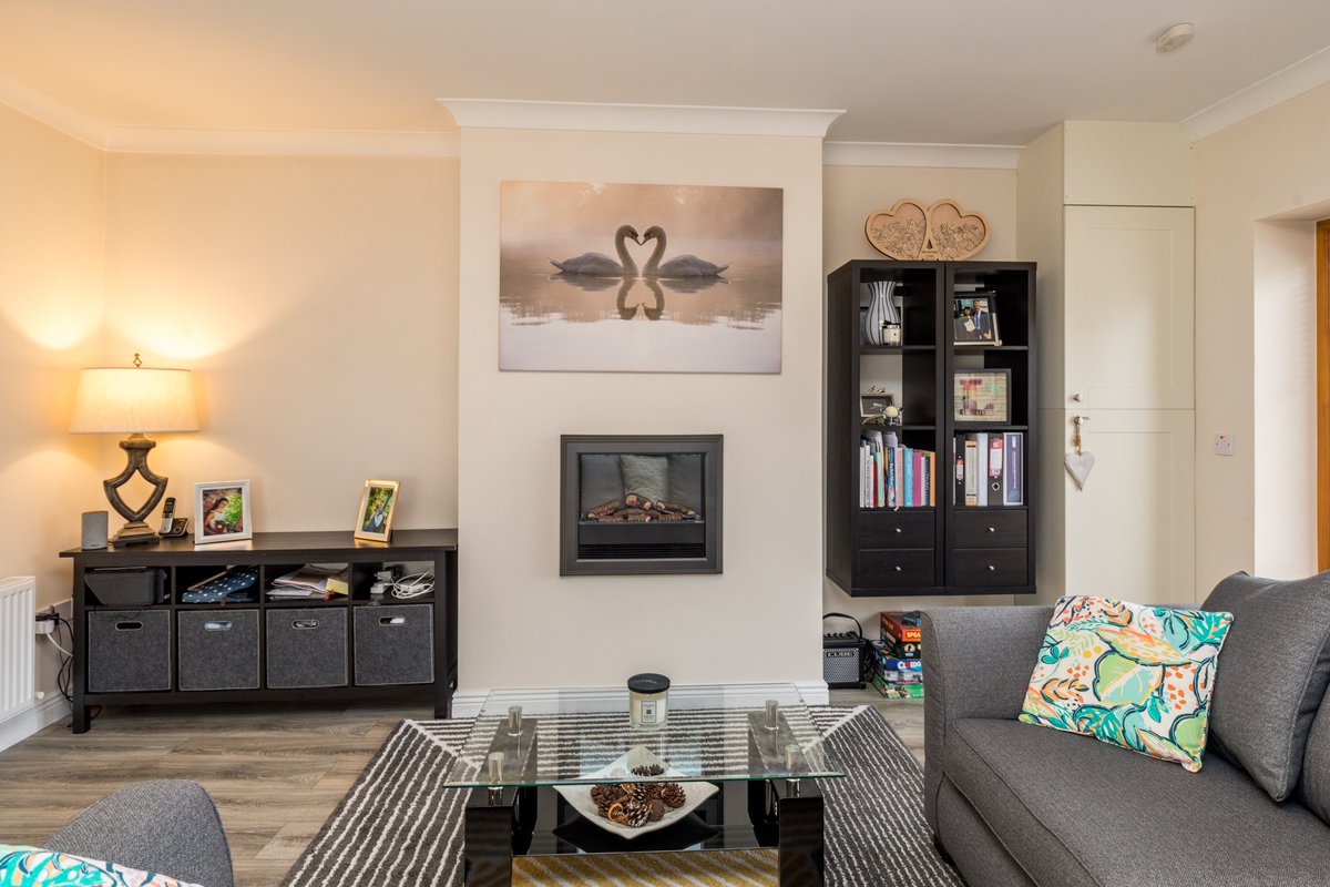 PropertyShop3's tweet photo. #newtomarket THE PROPERTY SHOP welcomes the truly impressive No. 45 Summerseat Crescent #Clonee #Meath #Dublin15 #2bed #apartment #showhouse #space #decor #style https://t.co/6v8cIQu1x3 @MyHomeProperty #firsttimebuyer #investment Call now to arrange viewing on 018260999 https://t.co/NnSTgEIXjd