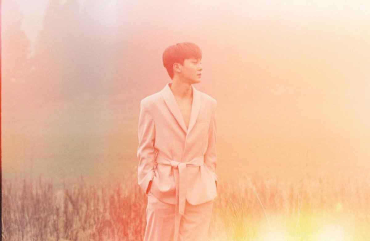 freal_luv's tweet photo. Soo.... considering that i started speaking korean...
안녕 @SMTOWNGLOBAL 
PLEASE TREAT HIM LIKE THE KING HE IS AND SHOW SOME FUCKING RESPECT. 
*duck you in korean* 
#justiceforchen https://t.co/Kl9poiUs2F