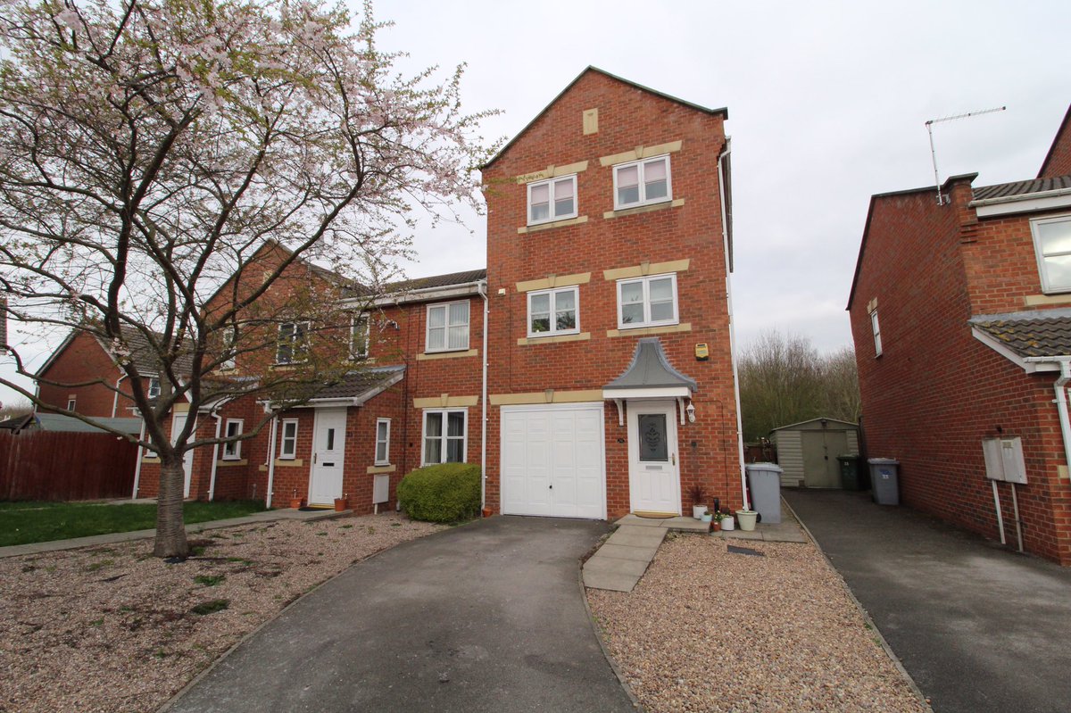 winknewark's tweet photo. 🏡New to the market is this well presented three storey semi-detached home benefitting from no upward chain in the ever popular ‘Beacon Heights’ location. EPC D🏡
 
Cludd Avenue Newark - £174,950
 
#immaculate #family #homeiswheretheheartis #buy #winkworth #Newark https://t.co/mwGQOUWTU3
