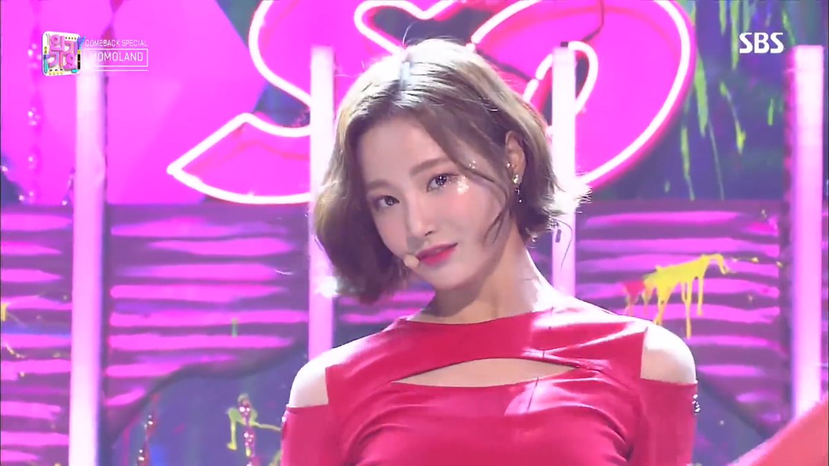 코덕のえみり 韓国ドルメイク ヨヌちゃんのハイライトはおそらくスパンコールの反射ですが ハイライトを指で塗ったりパール系のアイグロスをハイライト代わりに使うと メンバーのお肌みたいにピカーンと発光します やりすぎるとテカテカツルツルした 코덕のえみり 韓国ドルメイク ヨヌちゃんのハイライトはおそらくスパンコールの反射ですが ハイライトを指で塗ったりパール系のアイグロスをハイライト代わりに使うと メンバーのお肌みたいにピカーンと発光します やりすぎるとテカテカツルツルした