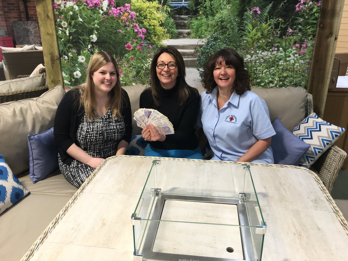RainbowsHospice's tweet image. .@GatesNurseries raised £952.42 from our #MemoryTrees project. Have you seen they're also doing a coffee morning for us on 5 April (where you could win a £300 BBQ plus other great prizes)? rainbows.co.uk/events/gates-c…