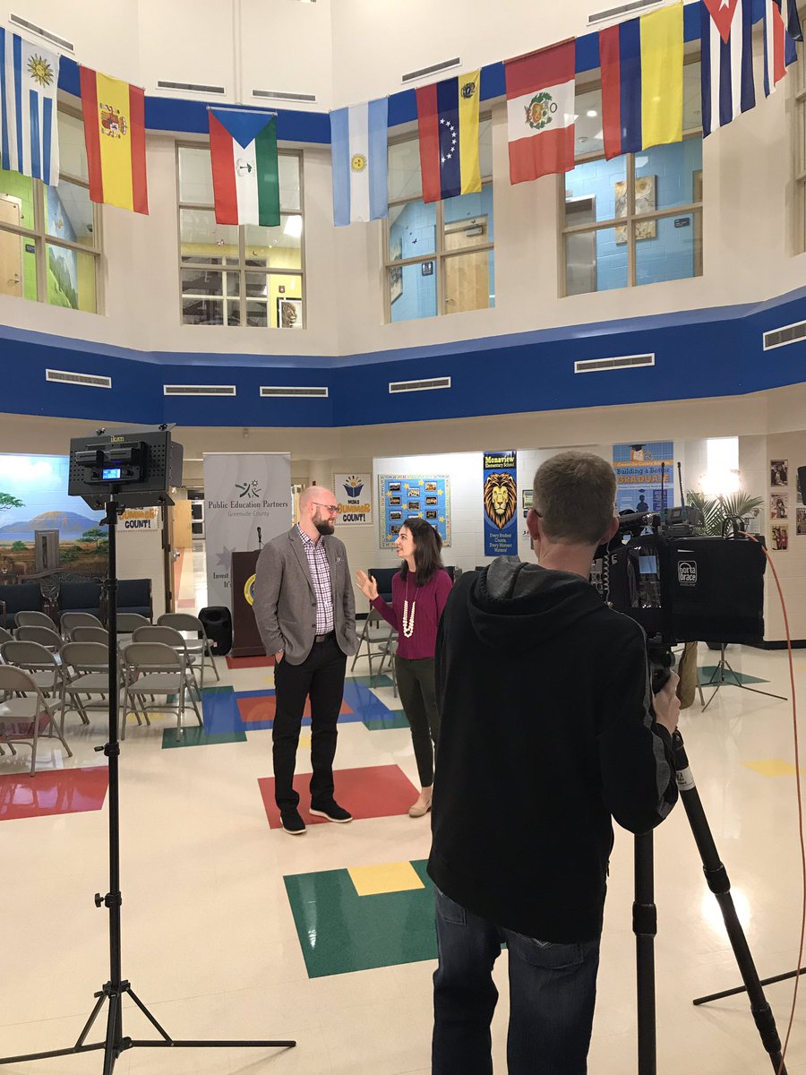 AnselSanders's tweet photo. #MakeSummerCount is more than a @PEPGreenville initiative, it’s a community movement to eliminate the summer reading slide for thousands! Excited to kick off the 6th MSC season today, arm-in-arm (and up early!) w/ @MonaviewES @gcschools @ScholasticEd @ScanSource @WSPA7 #Teach864 https://t.co/k52gHPjFgt