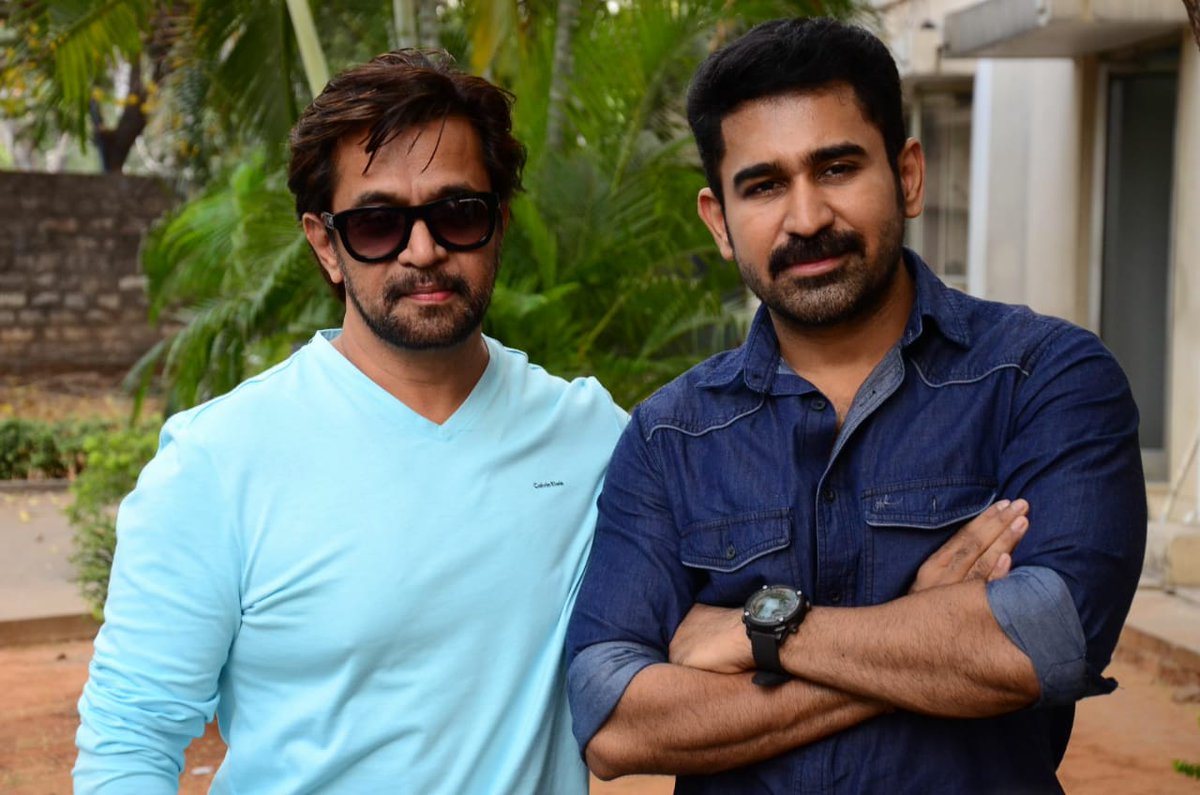 MangoMusicLabel's tweet photo. Killer Audio Launch pics..
#KillerSneakpeek Releasing In few Mins... 
Stay Tuned to @MangoMusicLabel

#KillerPressMeet  #KillerAudio
@vijayantony @akarjunofficial  @iamashimanarwal @andrewxvasanth @diyamovies @digitallynow @Bhashyasree  @TheSaiSatish https://t.co/ll6JdWV5GH
