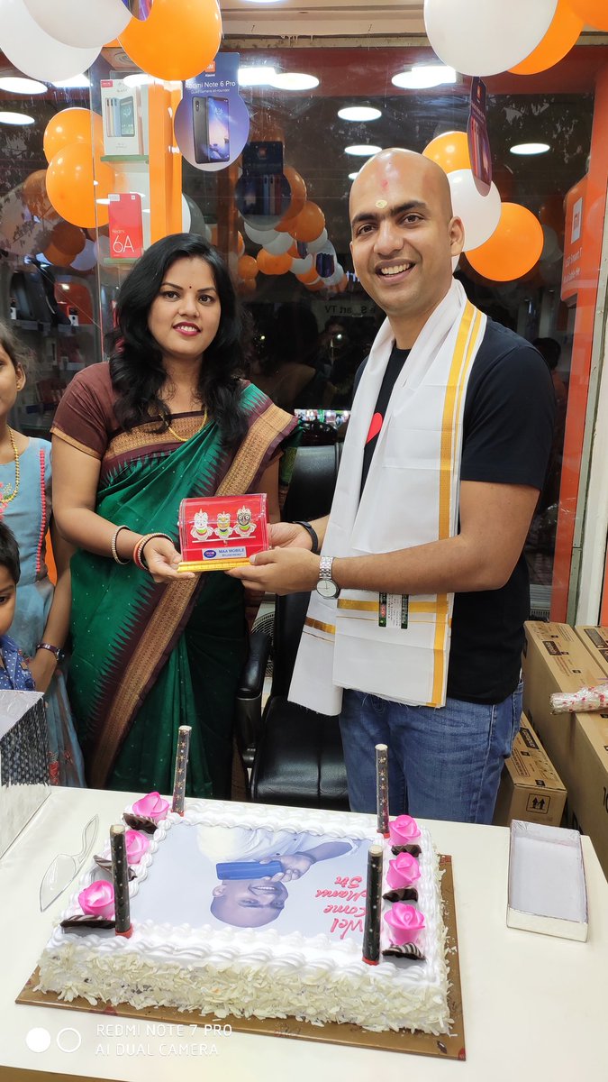 manukumarjain's tweet photo. Women Power! 🚺
Experienced true #WomenEmpowerment in the amazing city of #Bhubaneswar. In almost all Mi Preferred Partners, lady of the family is equally (if not more!) involved in running the store.
Most important tool for development of any society: #Women #Empowerment 👏 https://t.co/HjNKaS9Uqq