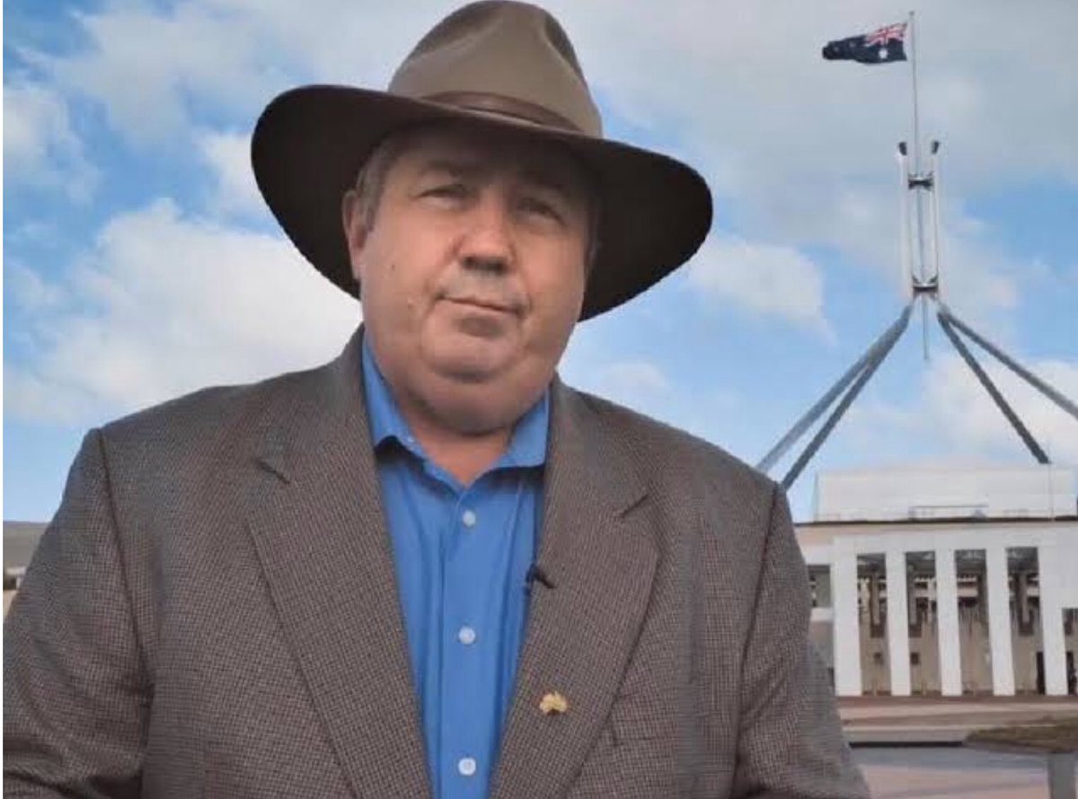 ShinCarsen's tweet photo. @deemadigan Vote for Undercover Rodger as #Akubra wearer of the year.
He’s channelling #BarnabyJoyce’s wardrobe 😂😂😂
#Walkley for #Wodger https://t.co/psE4dW67eg