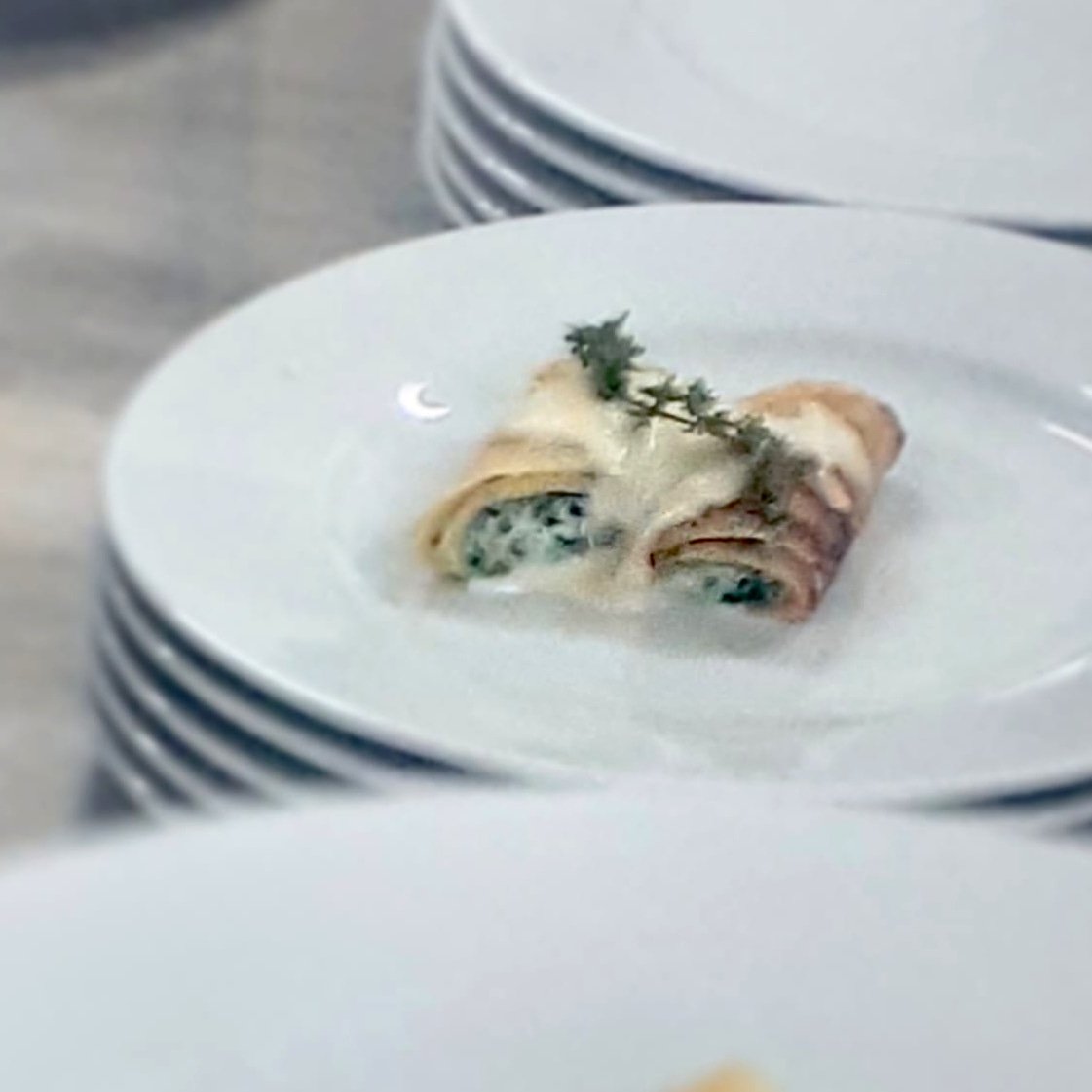 istitutomorano's tweet photo. #Esercitazione della classe III F1b
con lo chef prof Sabatino Nunziata :
#Quiche ai #porri e taleggio,
Crespelle ricotta e spinaci con besciamella,
#Straccetti di #tacchino ai #funghi con cavolfiori gratinati.
#pics #IstitutoMorano #Picoftheday #food #cooking #Chef #SoloCoseBuone https://t.co/4nYUah35J2