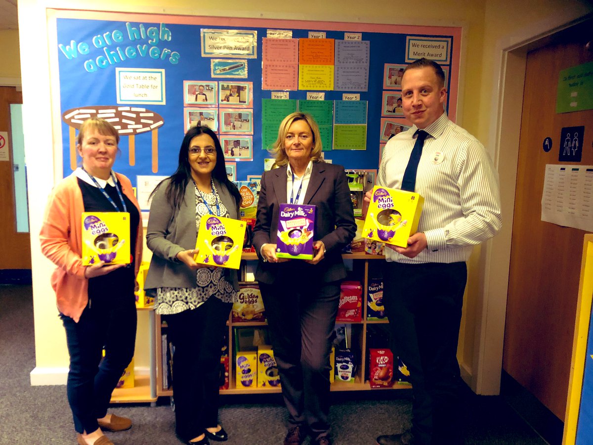 Proud to be supporting are new local school!!! #EasterBunny #helpingothers #OneTeam @izablizzie @nabby78