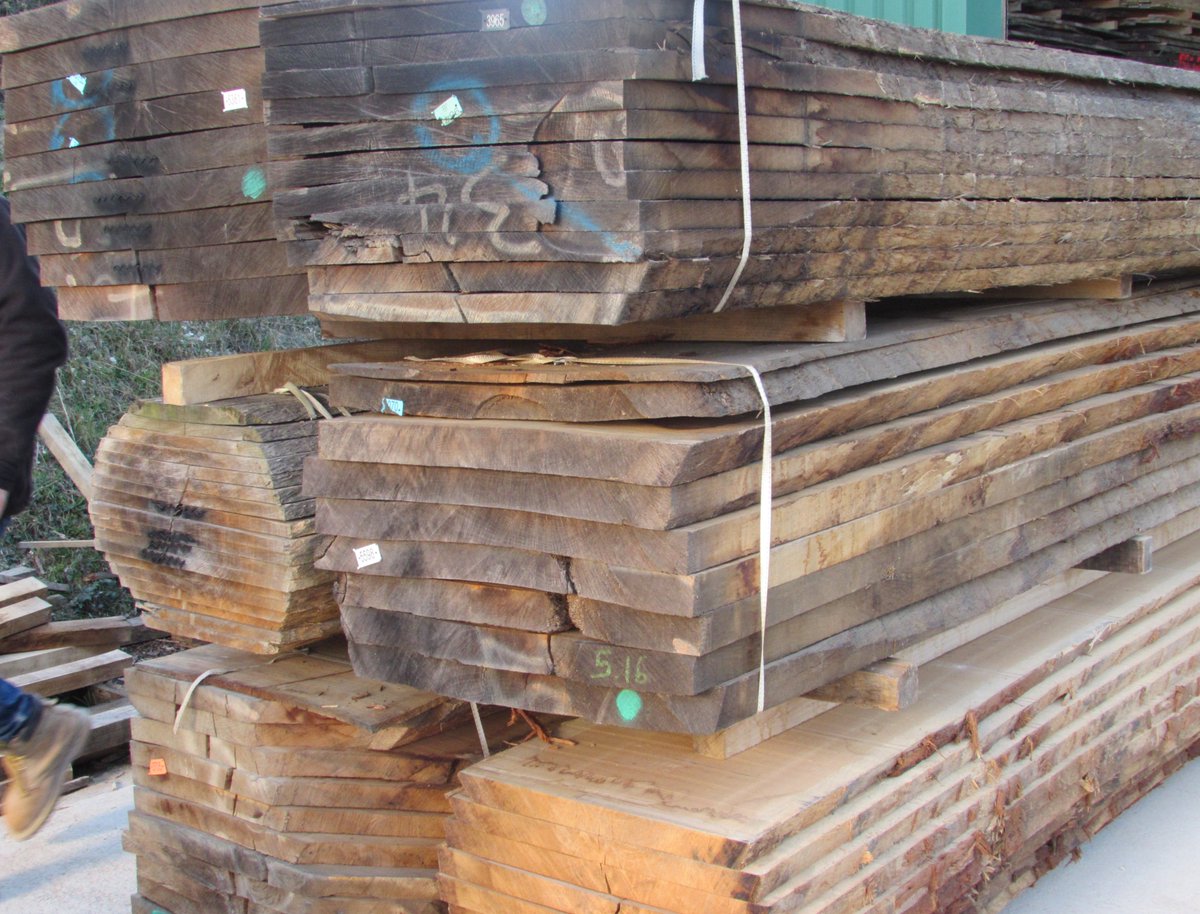 TylerHardwoods's tweet photo. Some of the Euro Walnut and Oak logs from Geoffs recent trip to France.
#walnut#oak#furniture#tables#boules#hardwoods#liveedge#logs#tylerhardwoods https://t.co/PLB2vXe18K
