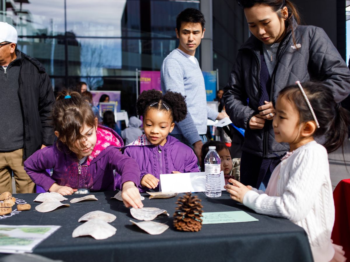 Mr_E_Science's tweet photo. 👏 Over 1000 attendees made Pi Day Math Festival a success! 🎉 - https://t.co/Gub2GKGvMU https://t.co/VowPvqoEBO