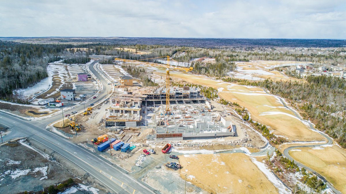 linksatbrunello's tweet photo. As golf season approaches so is the construction of The Nines overlooking the beautiful 9th hole of the course. This stunning building is planned to open (Fall 2020) and is a 134-suite multi-residential luxury complex. Lots of great options to live at Brunello. #livebrunello https://t.co/Rl2keCg0rZ