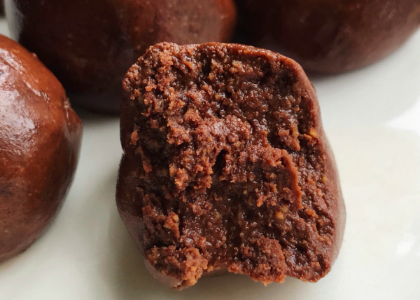 DollarwiseCarib's tweet photo. No Bake Brownie Bites - https://t.co/xnux2NxrZ6
#dollarwise #dollarstore #barbados #recipe #brownies #healthysnacks #healthyliving https://t.co/uqb0SmP09q