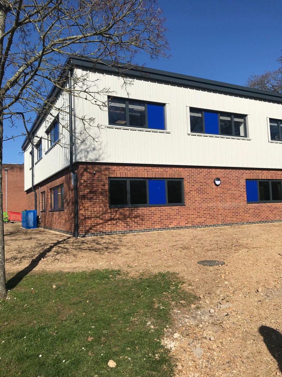 SpetisburyCon's tweet photo. Work almost complete at the new PBEd building at Mountbatten School, Romsey. This building has been completed alongside a much larger project of upgrading laboratory facilities within the main building. #CharteredBuildingCompany https://t.co/16XHKx0rJ7