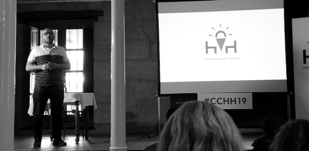 Montagud1906's tweet photo. Una inducción, una Thermomix y un horno de casa en un restaurante de 45 m2. Tiene 1 estrella Michelin y ha traído desayuno desde Guarromán para #CCHH19. Enorme @sanchez_jaen de @Baga_Jaen https://t.co/yTBsNAQtAW