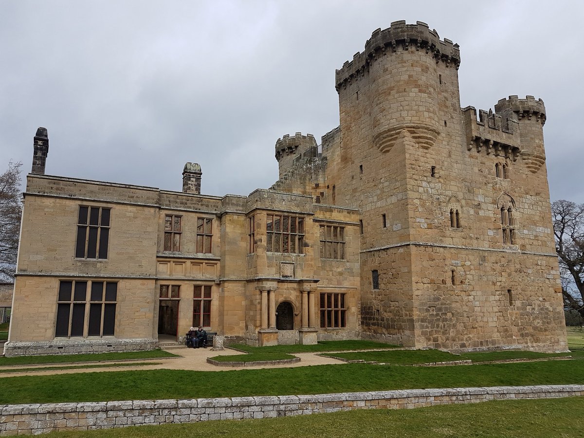 Let_sTravel's tweet photo. Belsay castle was built around 1370 but was abondend in early 19th century after Belsay hall was built.@Let_sTravel @greatcastles @EnglishHeritage @Belsay_Hall #belsaycastle #belsayhall #newcastleupontyne #castleruins https://t.co/wITzyCPDqU