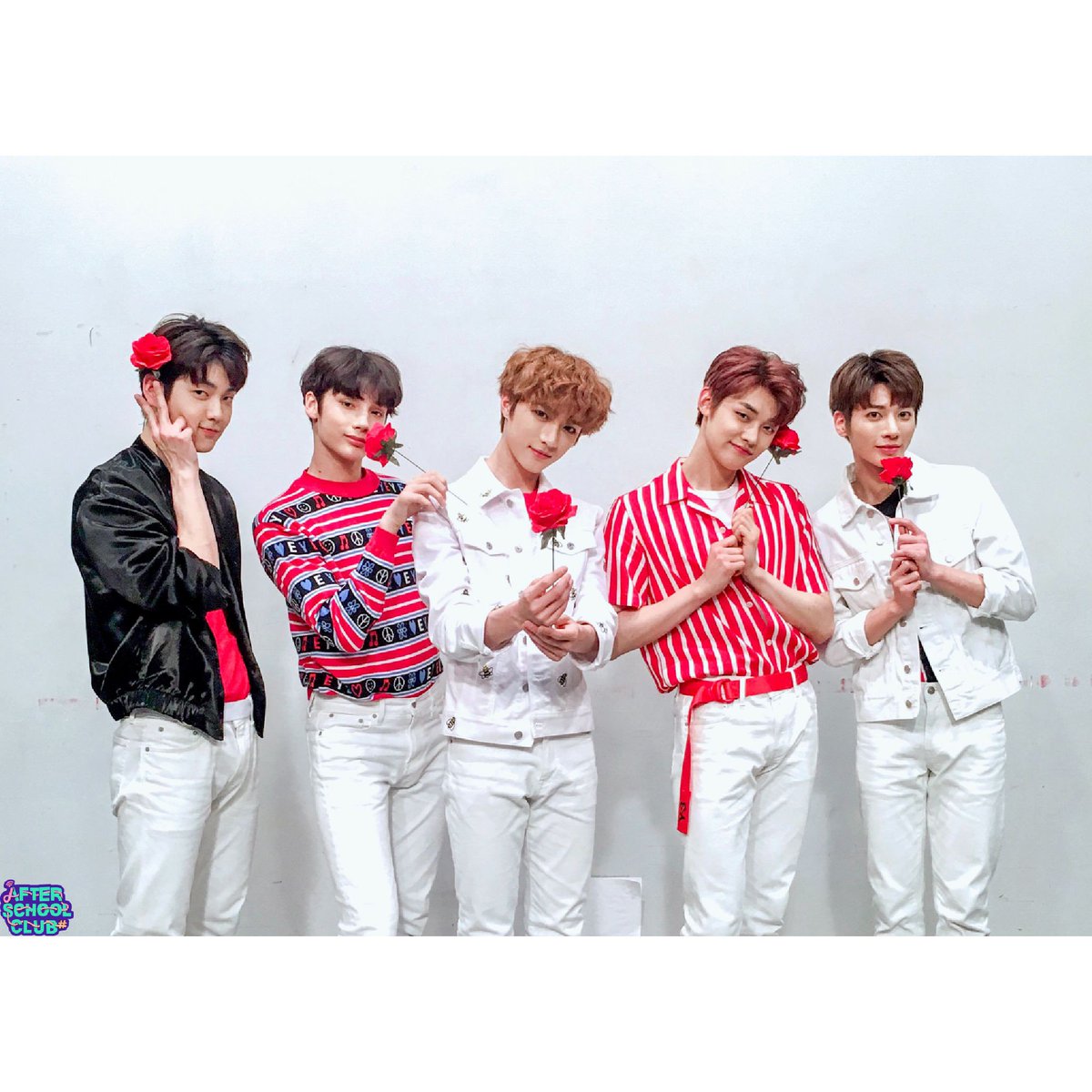 arirang_ASC's tweet photo. Never-before-seen pic of @TXT_bighit ! Enjoy ASCers🌹 #TXT_ASC #arirang_ASC https://t.co/lzLACK7J7F