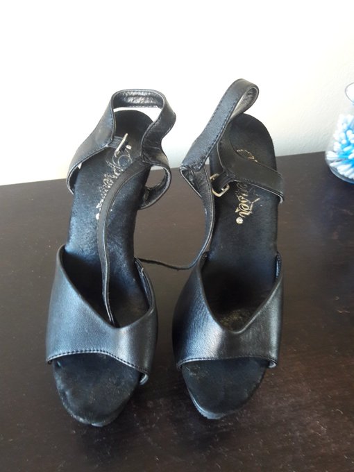 Here's pics of the famous heels I wore in my years of featuring all over world lol u can still see the
