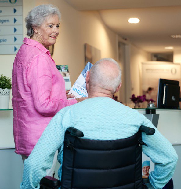 PatientenNL's tweet photo. Oproep aan Kamer: zorg voor goede uitvoering van het Wmo-abonnementstarief. En laat mensen niet de dupe worden van een discussie over geld tussen rijk en gemeenten. #AO #wetsvoorstel  https://t.co/e7mLEiuVd3 https://t.co/2YQaTLumwg