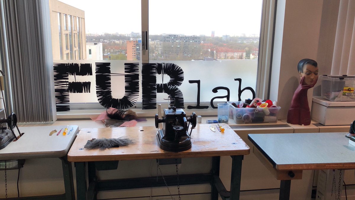 we_are_fur's tweet photo. We were at @wearefurlab yesterday for a very fun and informative workshop! β₯οΈπ Swipe to see what we got up to, and a gorgeous fur chandelier πβ¨ #furlab #workshop #craftmanship https://t.co/m6isevkjMi