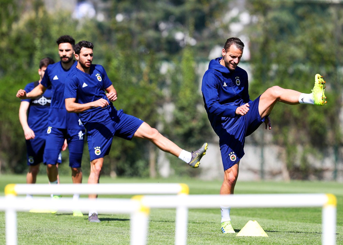 Fenerbahce's tweet image. Hazırlıklarımız sürüyor.