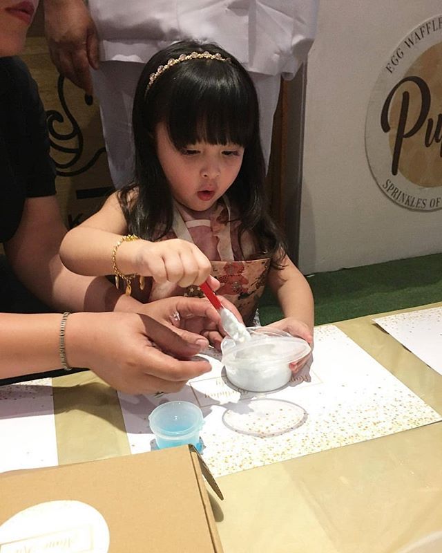 Pretty Zia enjoying the slime making activity during the party!😊🎉 #slimeactivity #slimekit #partyactivity #kidspartyactivity #theparty_project

Repost from @theparty_project instagram.com/p/BveHwCfhd3B/