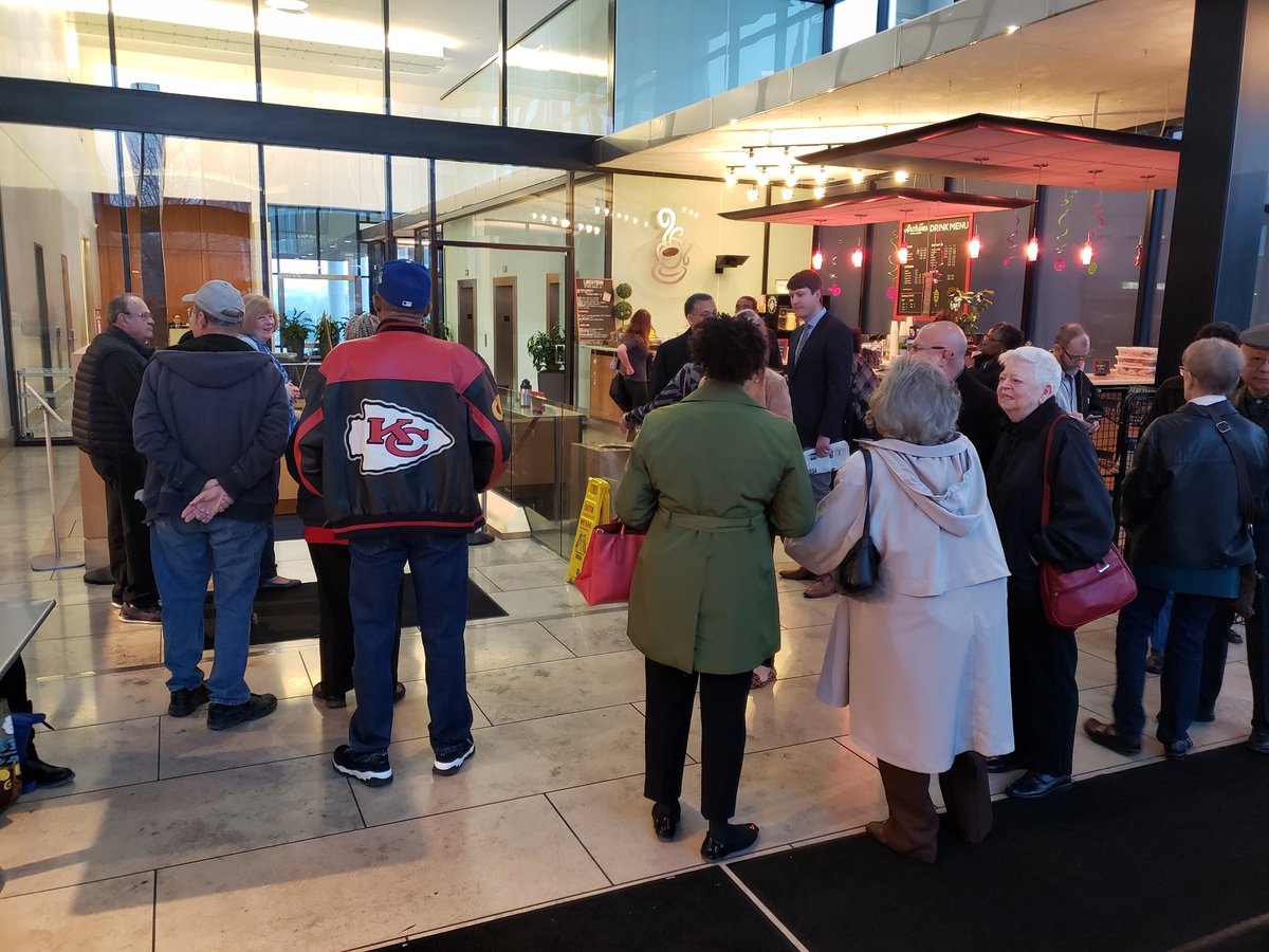 petejeffries's tweet photo. Crowd is building for doors to open so they can ask the #KCMayoralElection Candidates questions about their vision for the city @AARPMissouri Issues Forum @KCLibrary #KCPlaza Branch. #LivableKC #AARPVotes https://t.co/jOajuAhQLa