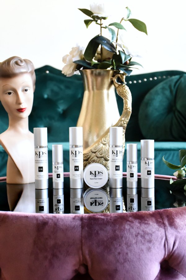 beautycounter's tweet photo. Are you spring cleaning your skincare? @KPS_Essentials will help you transition your skincare regimens to adjust to the warmer months ahead.

Learn more: #ad https://t.co/PsELU0rytP  

#rocketscienceskincare #skincareroutine #skincare https://t.co/SVudNL2VWm