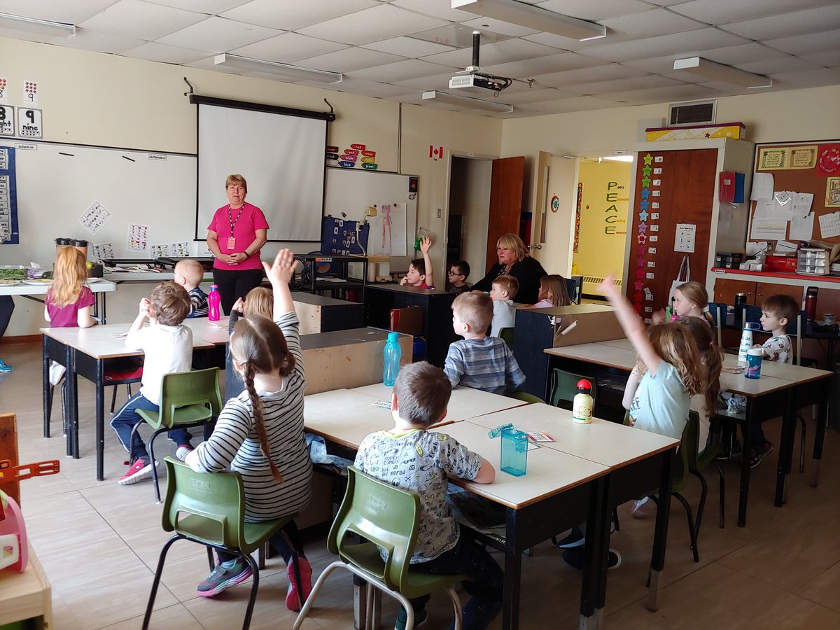 msjcorey's tweet photo. Gourmet grilled cheese in #PrimaryCorey @DSES_school to celebrate Nutrition Month! Kudos to everyone for trying something new. https://t.co/yokWIUTJwp
