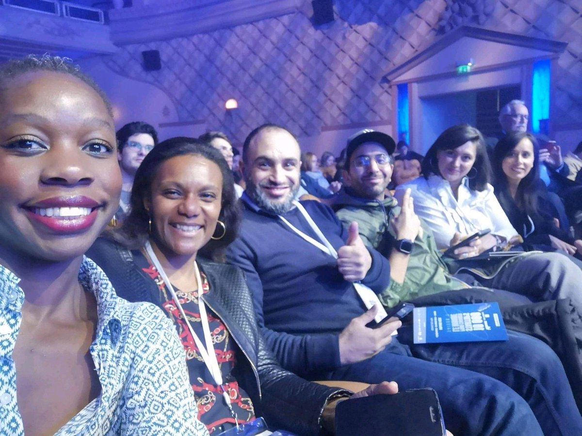 Djouman4Africa's tweet photo. Remise des prix #10000startups by @LaTribune.
Nous étions aux côtés de la team @AFRICAMOVESINNO qui decernait un trophée à la meilleure #startup #africaine : cuimer du #Maroc, de la peau de poisson #dechet valorisée en cuir responsable.
#innovation #EconomieCirculaire https://t.co/bK11b0KXVP