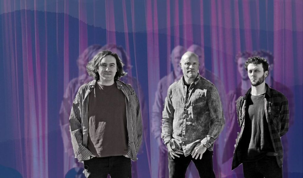 Vibra Marte, punk rock grunge en Bardeblás #Burgos
Rock potente de tinte y polución grunge, acelerado y con un sonido que como ellos dicen, suele irritar a los que están felices. Los perturbados, en cambio, lo encuentran muy… burgando.com/2019/03/26/vib…