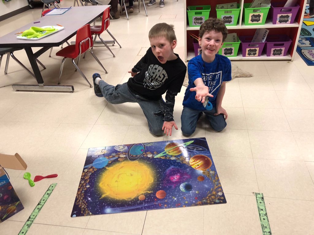 Parsons20182's tweet photo. Fun things happening in room #117 #CEkidsmatter @central_mabank https://t.co/EVm8iEt3zQ