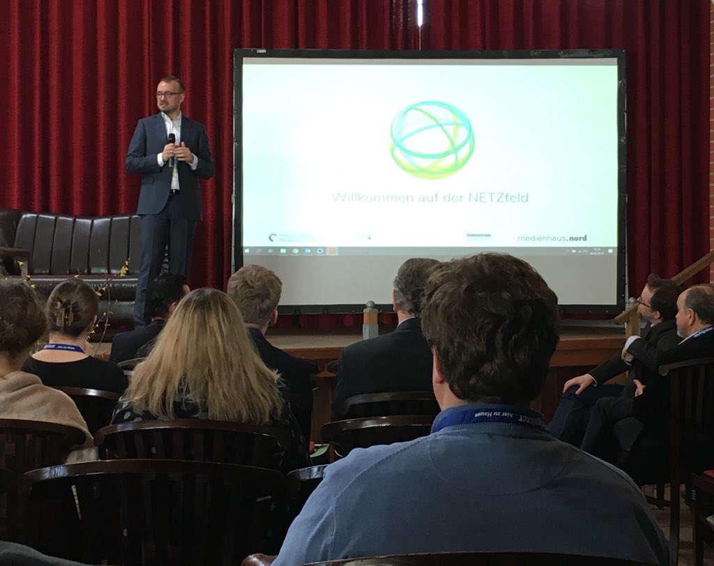 HHLAB_de's tweet photo. Die #NETZfeld ist gestartet! Den Anfang macht der Landrat von Ludwigslust-Parchim - Stefan Sternberg. (sos) #beyondglasfaser https://t.co/5xKZM3RoRR