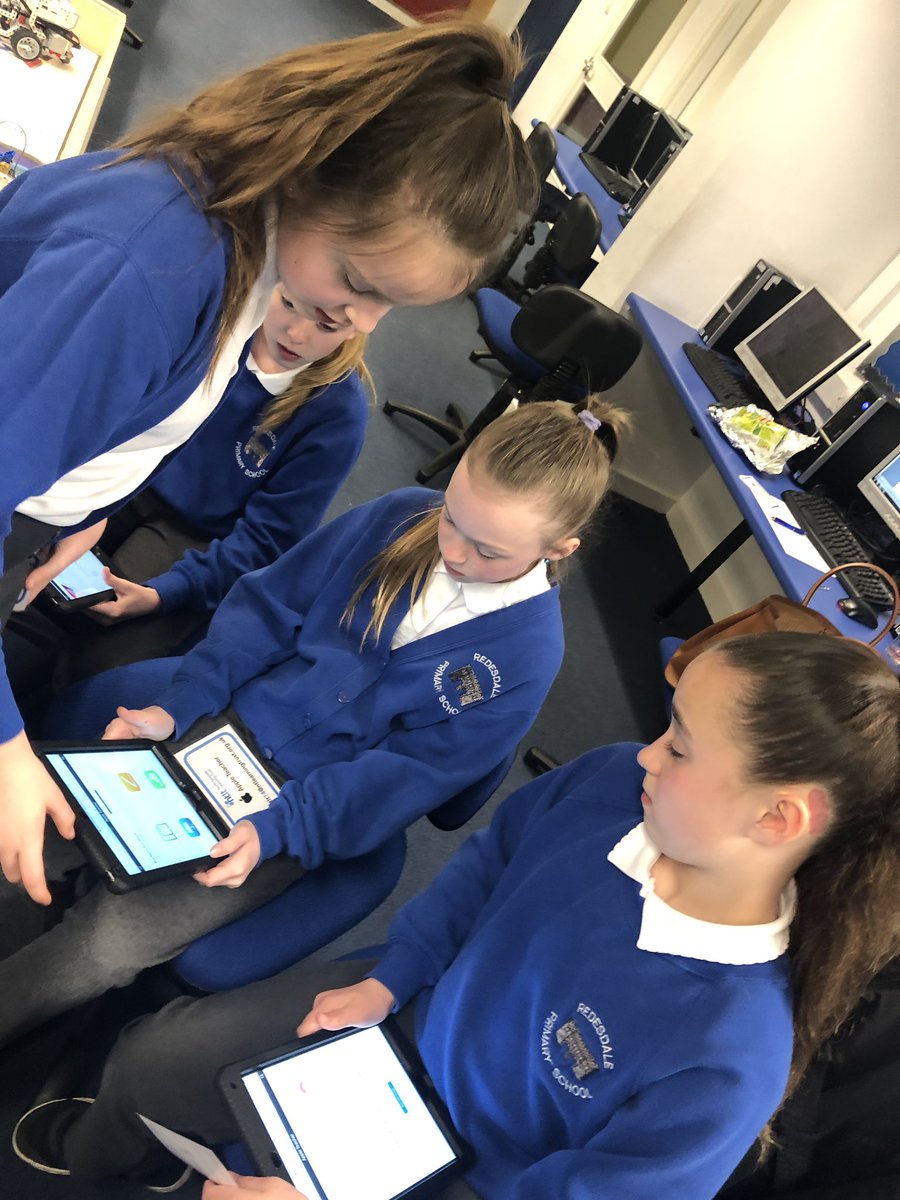 MissAndersonRPS's tweet photo. Our next #LittleDigiLadies project @RedesdalePrim is to support the other Digital Ambassadors in earning their #AppleTeacher badges for iPad @eLearning_Laura @DigiLadies #RedesdaleComputing https://t.co/8uOXmEasw6